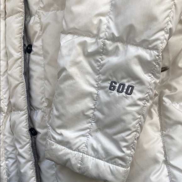 The North Face Women's White Puffer Coat - Picture 7 of 12